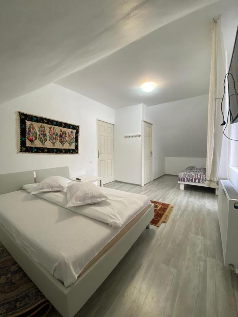 Hotel Casa Mili à Grinties Extérieur photo